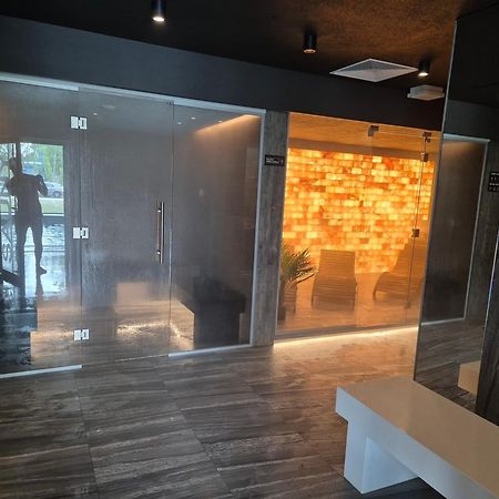 Apartamenty Kasprowicza 20A Klimatyzacja Basen Fintess Sauny Parking Bawialnia Zmywarkataras Wysoki Standard W Pelni Wyposazony Kolobrzeg Luaran gambar